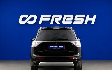 Mitsubishi Outlander III рестайлинг 3, 2014 год, 1 675 050 рублей, 4 фотография