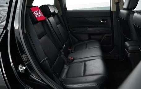 Mitsubishi Outlander III рестайлинг 3, 2014 год, 1 675 050 рублей, 7 фотография
