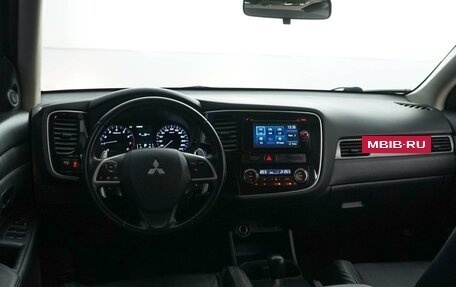 Mitsubishi Outlander III рестайлинг 3, 2014 год, 1 675 050 рублей, 6 фотография