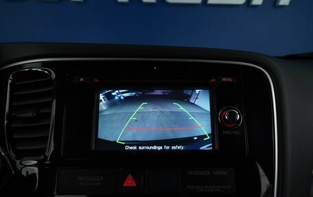 Mitsubishi Outlander III рестайлинг 3, 2014 год, 1 675 050 рублей, 14 фотография