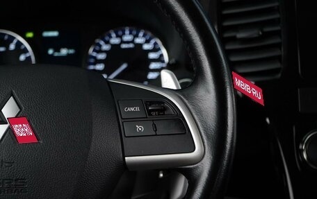 Mitsubishi Outlander III рестайлинг 3, 2014 год, 1 675 050 рублей, 13 фотография