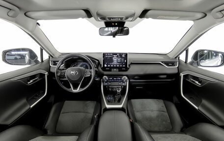 Toyota RAV4, 2022 год, 2 999 000 рублей, 9 фотография
