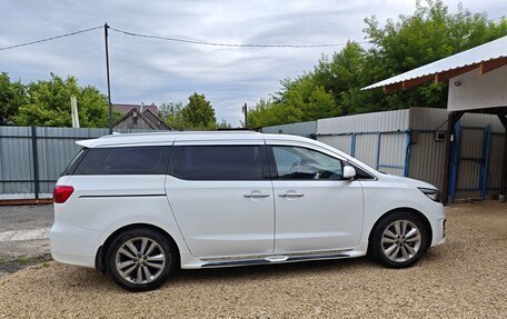 KIA Carnival III, 2017 год, 2 630 000 рублей, 4 фотография