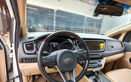 KIA Carnival III, 2017 год, 2 630 000 рублей, 13 фотография