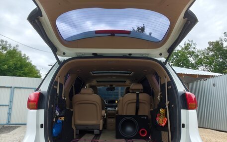 KIA Carnival III, 2017 год, 2 630 000 рублей, 16 фотография