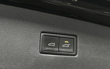 Volkswagen Tiguan II, 2020 год, 4 229 000 рублей, 24 фотография