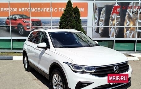 Volkswagen Tiguan II, 2021 год, 3 069 000 рублей, 3 фотография