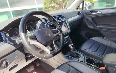 Volkswagen Tiguan II, 2021 год, 3 069 000 рублей, 22 фотография