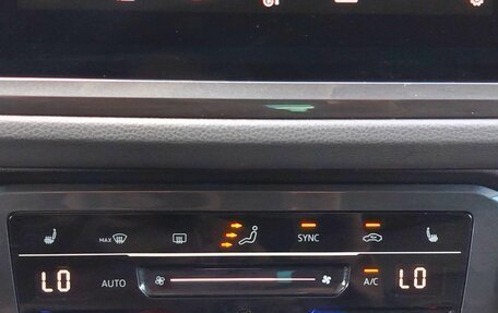Volkswagen Tiguan II, 2021 год, 3 069 000 рублей, 17 фотография