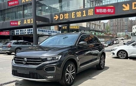 Volkswagen T-Roc I, 2021 год, 2 151 000 рублей, 1 фотография