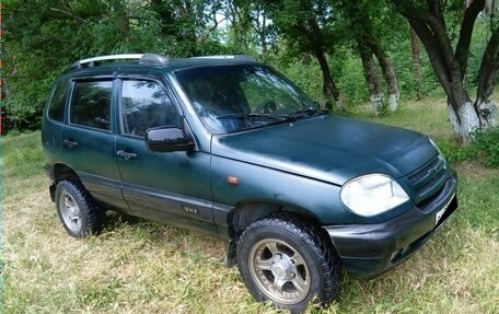 Chevrolet Niva I рестайлинг, 2004 год, 385 000 рублей, 1 фотография