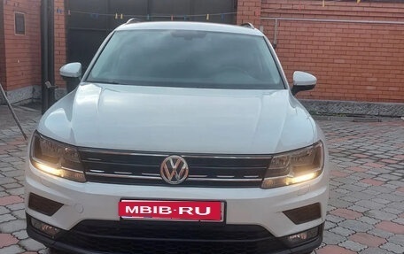 Volkswagen Tiguan II, 2018 год, 1 850 000 рублей, 1 фотография