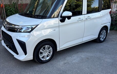 Toyota Roomy I, 2022 год, 1 050 000 рублей, 5 фотография