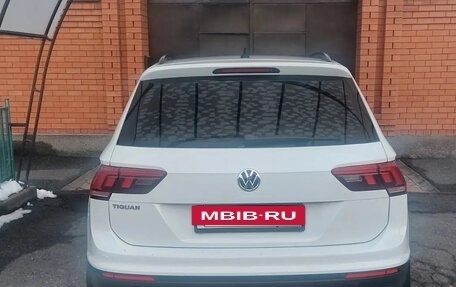 Volkswagen Tiguan II, 2018 год, 1 850 000 рублей, 2 фотография
