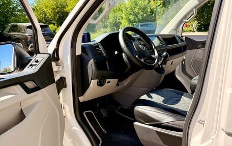 Volkswagen Transporter T6 рестайлинг, 2017 год, 3 100 000 рублей, 6 фотография