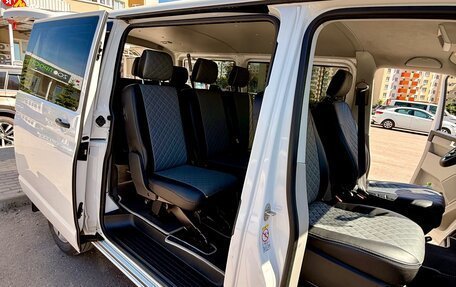 Volkswagen Transporter T6 рестайлинг, 2017 год, 3 100 000 рублей, 9 фотография