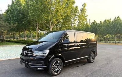 Volkswagen Multivan T6 рестайлинг, 2019 год, 7 060 000 рублей, 1 фотография