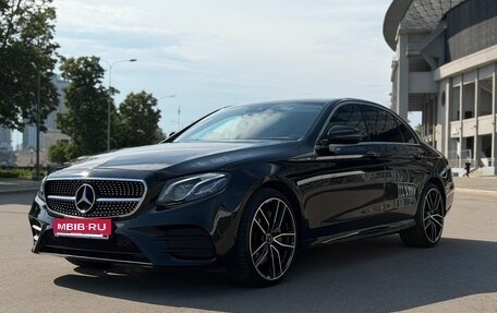 Mercedes-Benz E-Класс, 2018 год, 3 990 000 рублей, 1 фотография