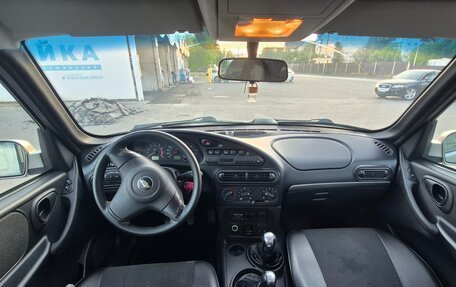 Chevrolet Niva I рестайлинг, 2011 год, 510 000 рублей, 2 фотография