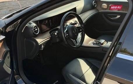 Mercedes-Benz E-Класс, 2018 год, 3 990 000 рублей, 11 фотография