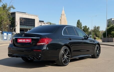 Mercedes-Benz E-Класс, 2018 год, 3 990 000 рублей, 5 фотография
