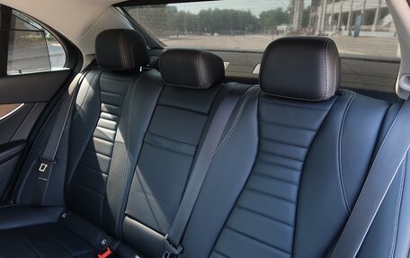 Mercedes-Benz E-Класс, 2018 год, 3 990 000 рублей, 19 фотография