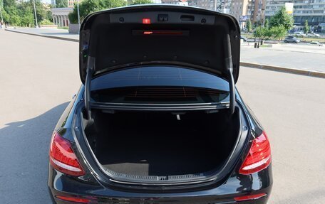 Mercedes-Benz E-Класс, 2018 год, 3 990 000 рублей, 24 фотография
