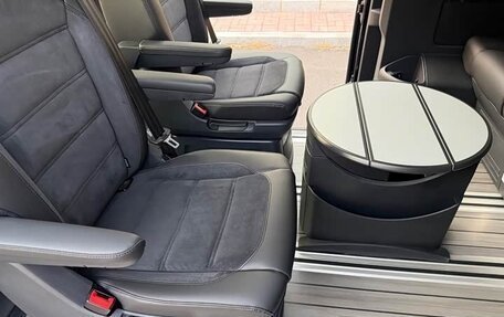 Volkswagen Multivan T6 рестайлинг, 2019 год, 7 060 000 рублей, 13 фотография