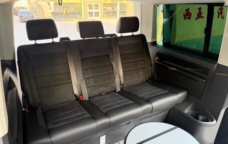 Volkswagen Multivan T6 рестайлинг, 2019 год, 7 060 000 рублей, 21 фотография