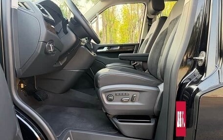 Volkswagen Multivan T6 рестайлинг, 2019 год, 7 060 000 рублей, 20 фотография
