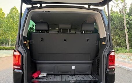 Volkswagen Multivan T6 рестайлинг, 2019 год, 7 060 000 рублей, 26 фотография