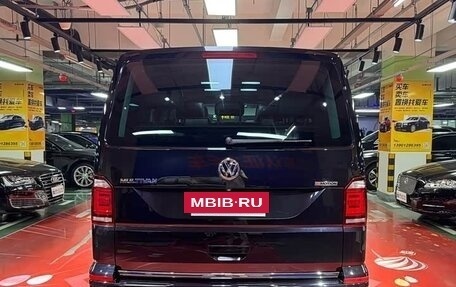 Volkswagen Multivan T6 рестайлинг, 2019 год, 6 322 000 рублей, 4 фотография