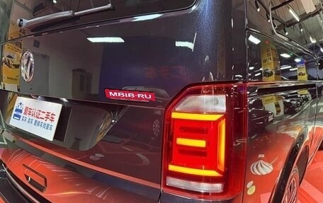 Volkswagen Multivan T6 рестайлинг, 2019 год, 6 322 000 рублей, 6 фотография