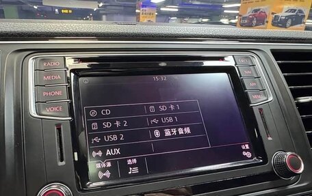 Volkswagen Multivan T6 рестайлинг, 2019 год, 6 322 000 рублей, 27 фотография