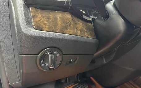 Volkswagen Multivan T6 рестайлинг, 2019 год, 6 322 000 рублей, 24 фотография
