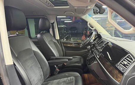 Volkswagen Multivan T6 рестайлинг, 2019 год, 6 322 000 рублей, 25 фотография