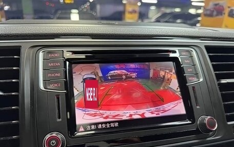 Volkswagen Multivan T6 рестайлинг, 2019 год, 6 322 000 рублей, 35 фотография