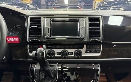 Volkswagen Multivan T6 рестайлинг, 2019 год, 6 322 000 рублей, 34 фотография