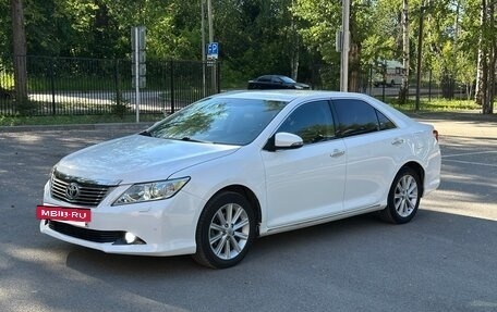 Toyota Camry, 2012 год, 1 350 000 рублей, 2 фотография