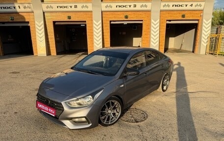 Hyundai Solaris II рестайлинг, 2017 год, 1 000 000 рублей, 1 фотография