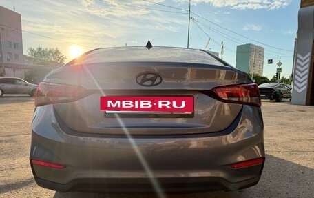 Hyundai Solaris II рестайлинг, 2017 год, 1 000 000 рублей, 4 фотография