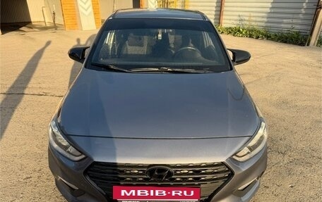 Hyundai Solaris II рестайлинг, 2017 год, 1 000 000 рублей, 7 фотография