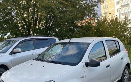 Renault Sandero I, 2014 год, 420 000 рублей, 2 фотография