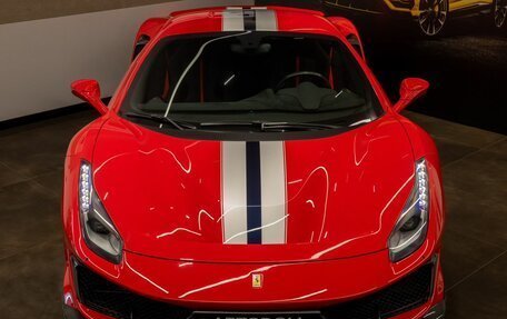 Ferrari 488, 2018 год, 79 000 000 рублей, 3 фотография