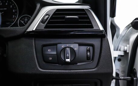 BMW 3 серия, 2017 год, 1 780 000 рублей, 16 фотография