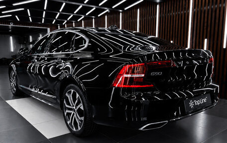 Volvo S90 II рестайлинг, 2018 год, 3 890 000 рублей, 4 фотография