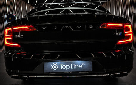 Volvo S90 II рестайлинг, 2018 год, 3 890 000 рублей, 31 фотография