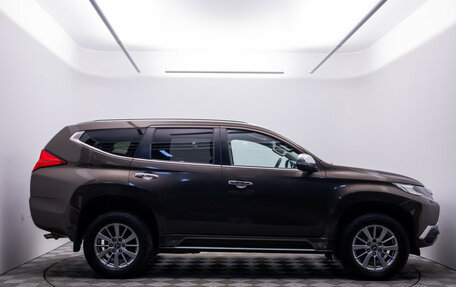 Mitsubishi Pajero Sport III рестайлинг, 2018 год, 3 095 000 рублей, 5 фотография