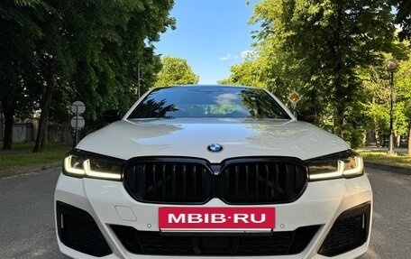 BMW 5 серия, 2021 год, 4 999 000 рублей, 2 фотография