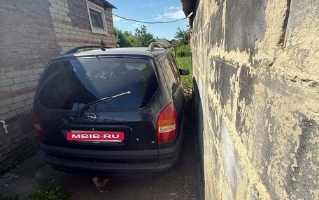 Opel Zafira A рестайлинг, 2002 год, 100 000 рублей, 2 фотография